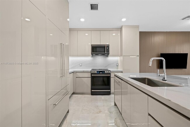 Building Photo - 11853 NW 47th Manor