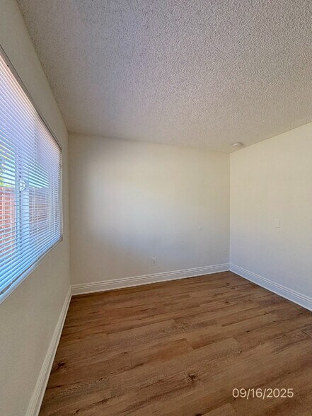 Building Photo - 873 S Beechwood Ave