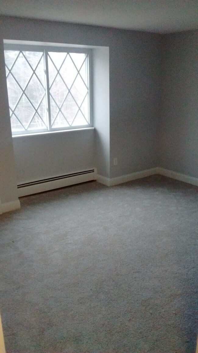 Building Photo - 1 silvestri circle