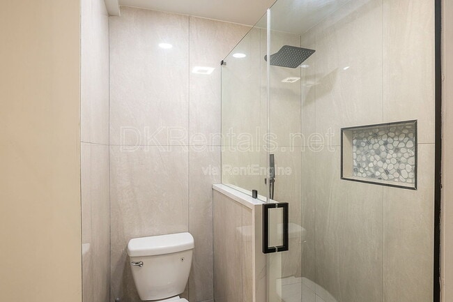 Building Photo - 1540 Hampton Hollow Dr