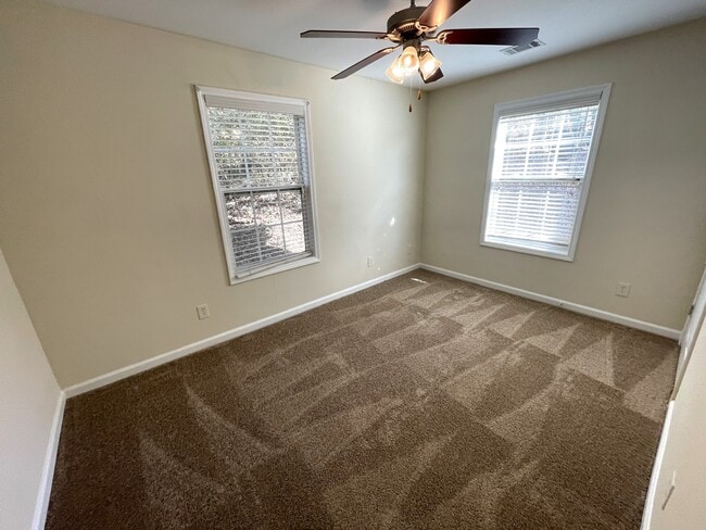 Building Photo - 112 Pineview Ct