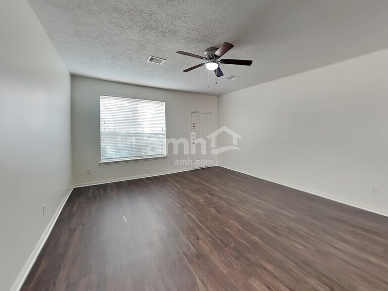 Building Photo - 3903 Hawthorne Glen Ct