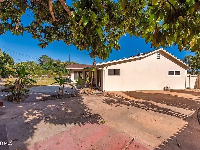 Building Photo - 1492 Mandalay Ct