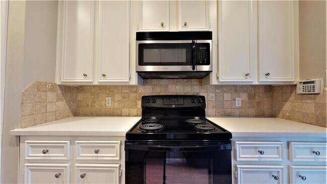 Building Photo - 727 Bunker Hill Rd