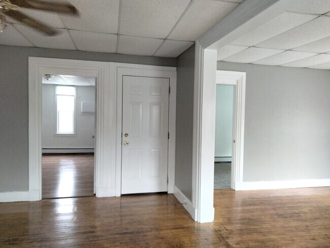 Building Photo - 181 Carpenter St