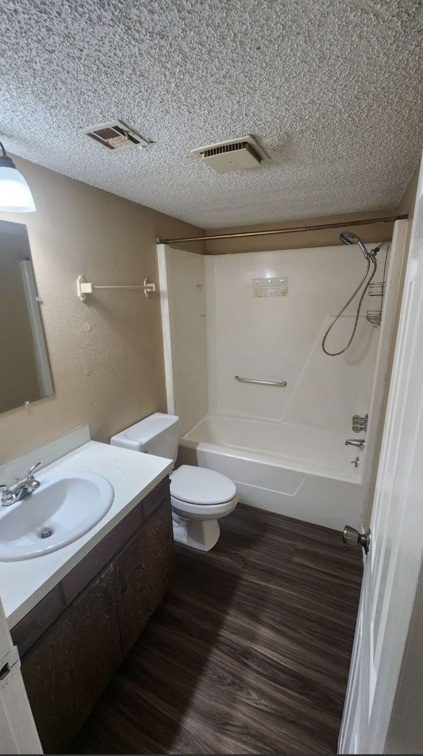 Building Photo - Spacious 2 bed, 1 bath unit in Sand Springs
