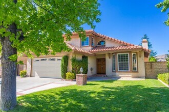 Building Photo - 3-Bedroom Home with Sunroom, Views, and Gardener Service in Saugus!