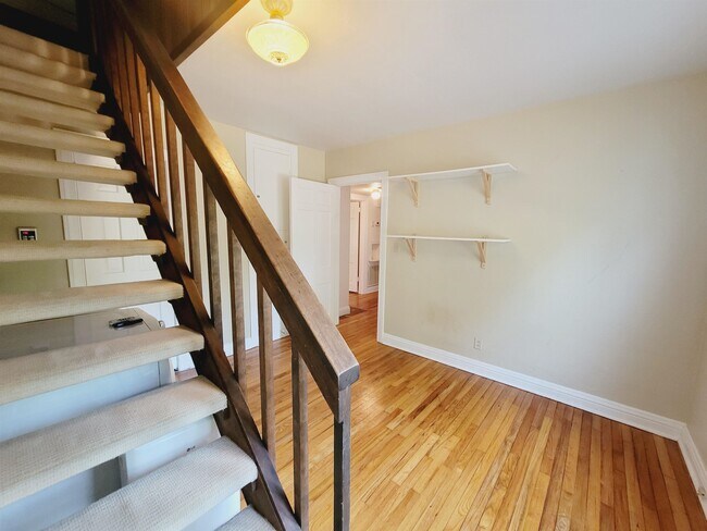 Building Photo - 608 Talaflo St