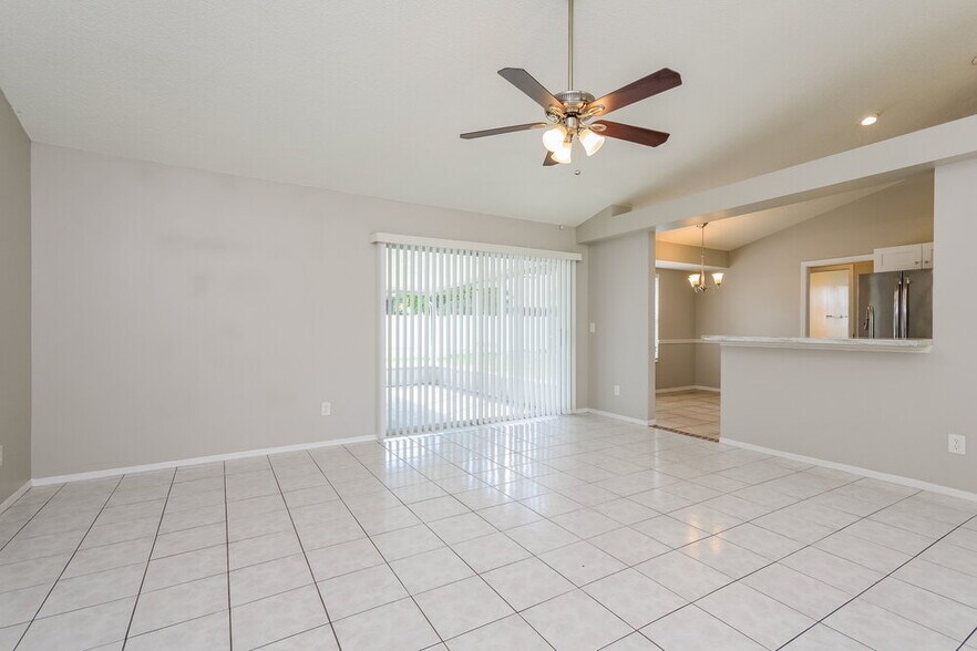Building Photo - 1078 Providence Ln