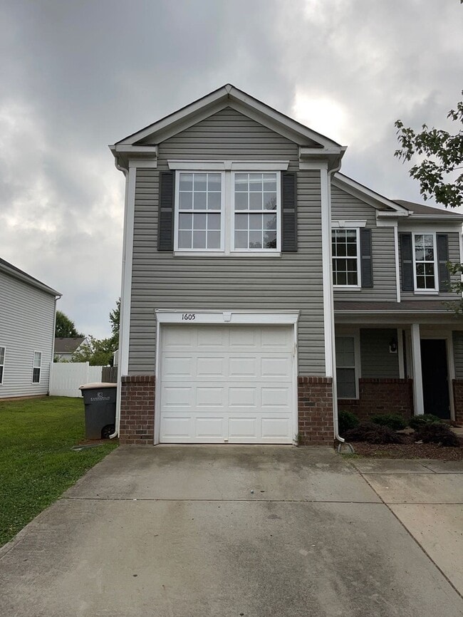 Building Photo - 1605 Matthew Allen Cir