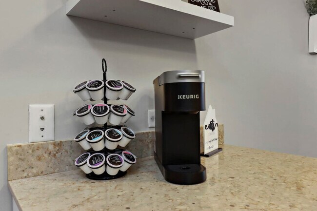 Building Photo - 256 N Addison Ave