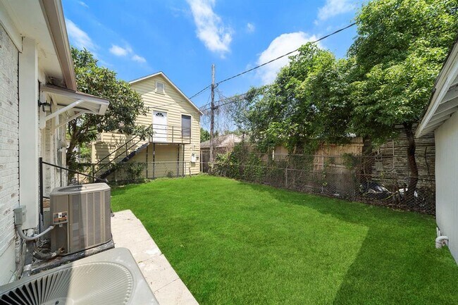 Building Photo - 2811 Barbee St