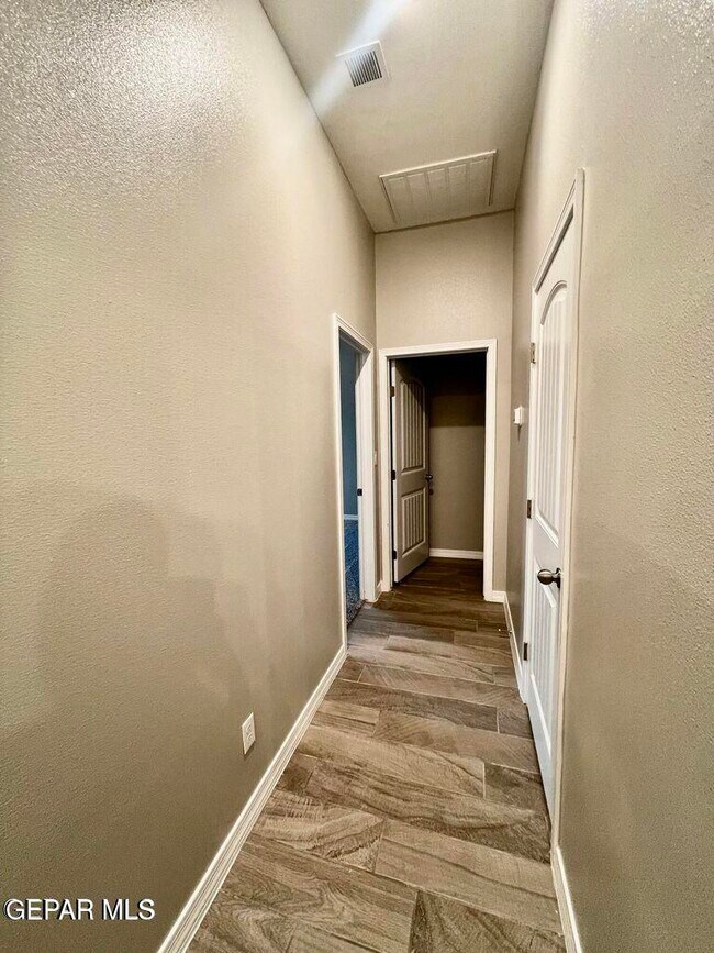 Building Photo - 11365 Hidalgo Dr