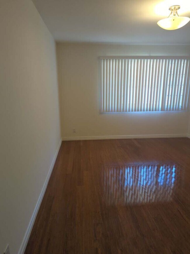 Building Photo - Gorgeous 3 bed 2.5 bath home with stunning Ocean Views and lots of natural light, in the highly s...