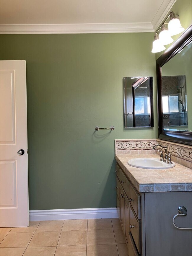 Building Photo - Charming Willow Glen Retreat – 3BR/2BA Jus...