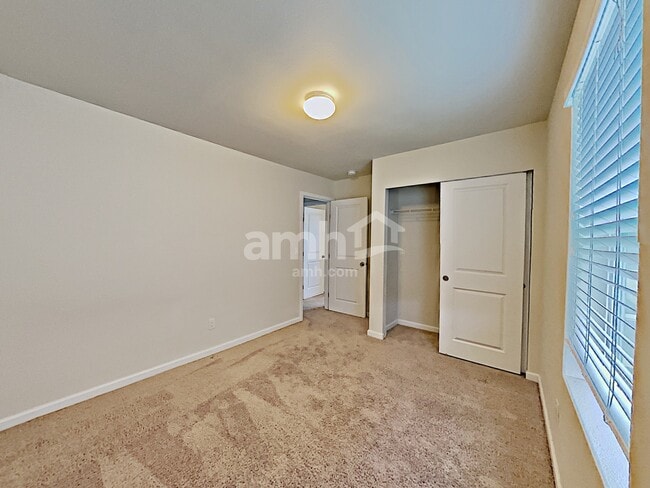 Building Photo - 1760 Chinook Ave