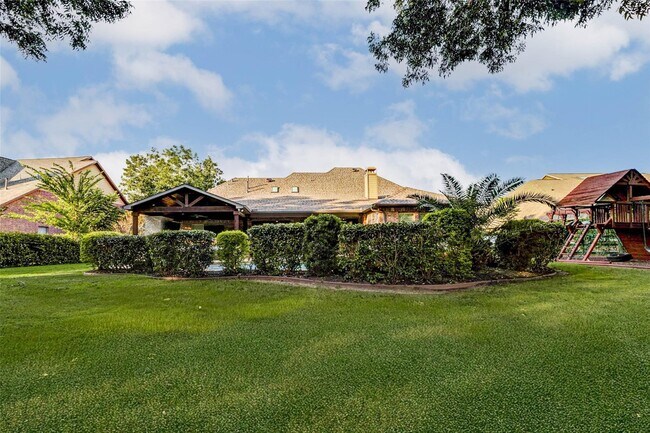 Building Photo - 5323 Lake Hill Farm Way