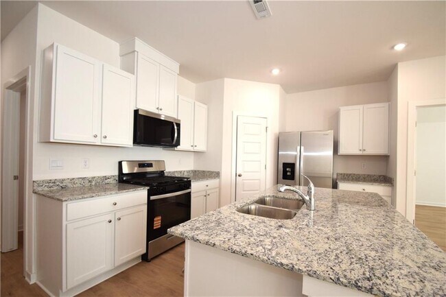 Building Photo - 3071 Laredo Ln