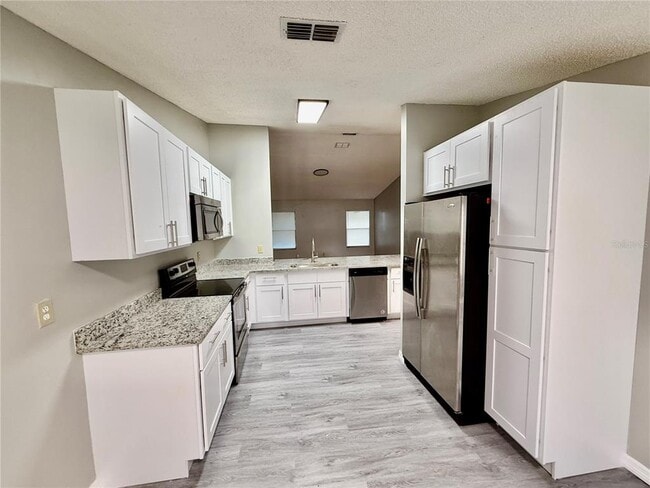 Building Photo - 5490 Britan Dr