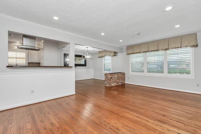 Building Photo - 4611 Merwin St