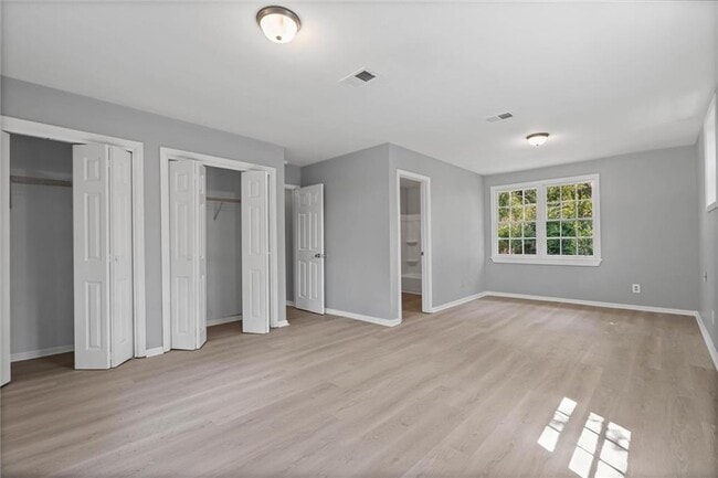 Building Photo - 12925 Bonnievale Dr N