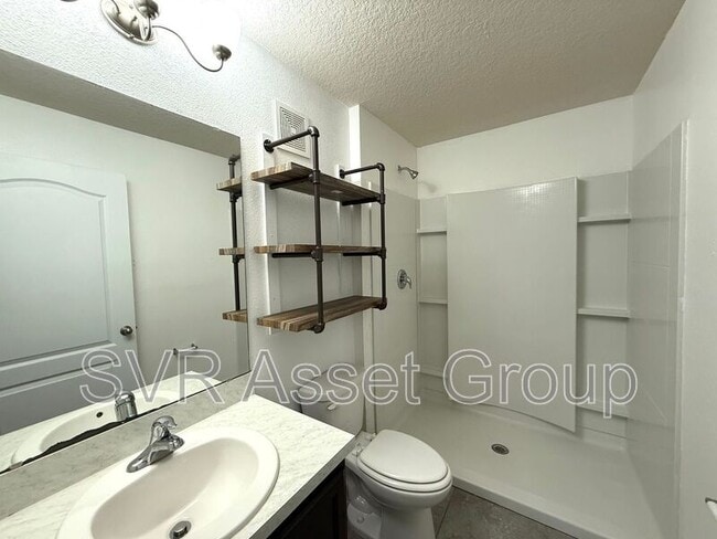 Building Photo - 1521 Golden Lake Loop