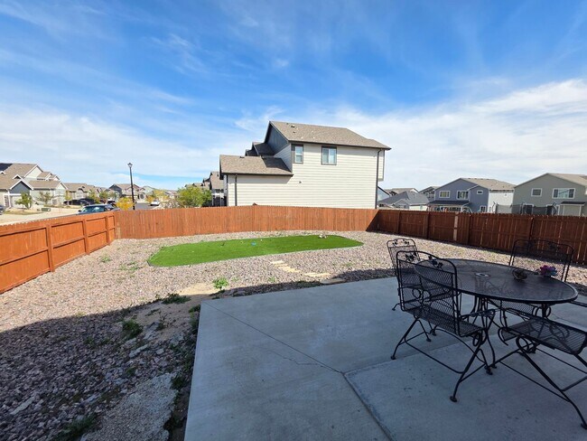 Building Photo - Fully Finished Corner-Lot Home with Mounta...