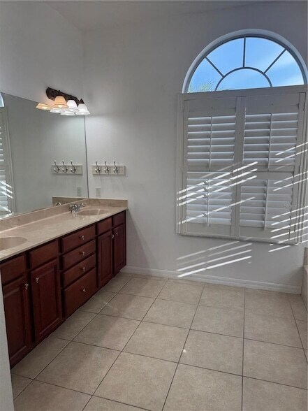 Building Photo - 27107 Winged Elm Dr