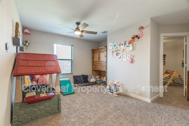 Building Photo - 804 Shrike Ln