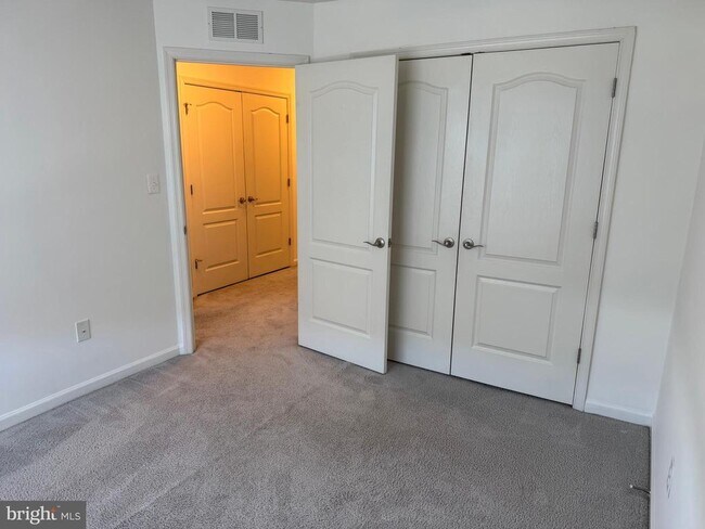 Building Photo - 9610 Eaves Dr