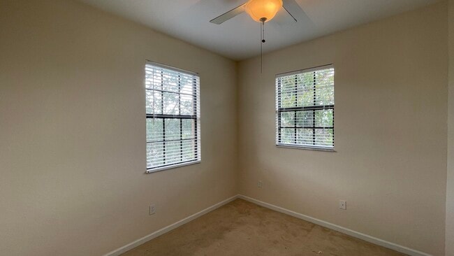 Building Photo - 1717 SW Umbria St