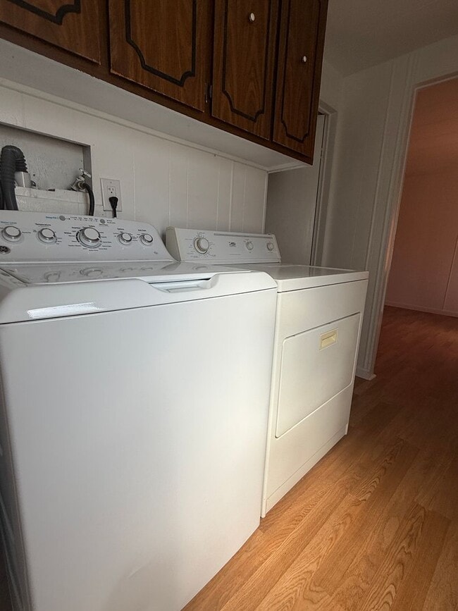 Building Photo - 2 bedroom 1 bath single wide located in Ho...