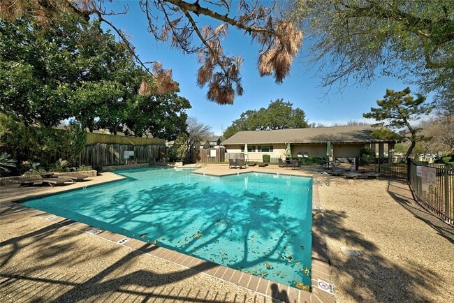 Building Photo - 2002 Millay Dr