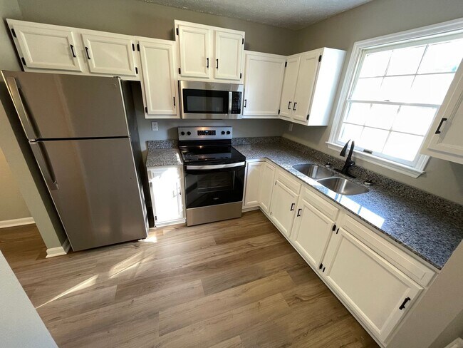 Building Photo - 17-21 Seminole Drive Tri-Plex