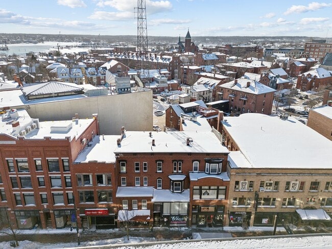 Building Photo - "610" on Congress St: New Studio Apt. 1BA $1400.00 Heat & H20 included