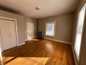 Building Photo - 21 William St