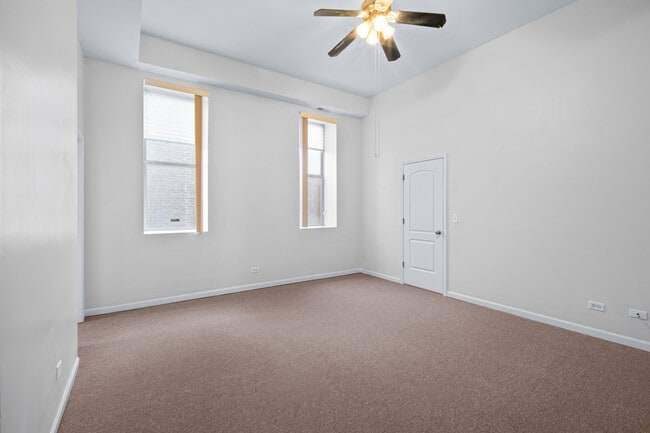 Building Photo - 4545 S Drexel Blvd