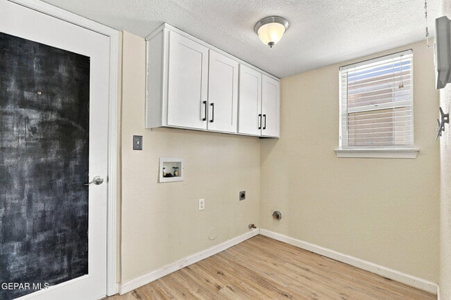 Building Photo - 6728 Dakota Ridge Dr