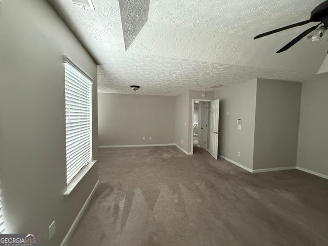 Building Photo - 743 Mesa Rd
