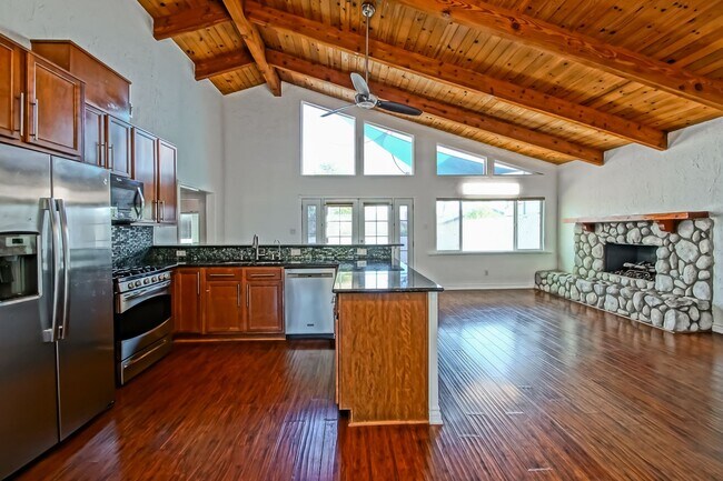 Building Photo - SPACIOUS & AIRY, GOLDEN TRIANGLE 4BR3BA HOME W/ CITY/MOUNTAIN VIEWS, OPEN & AIRY LIVING SPACE & S...