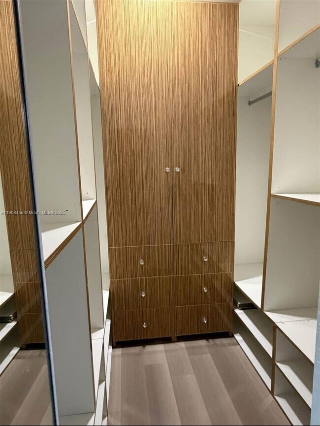 Building Photo - 965 SW 153rd Path