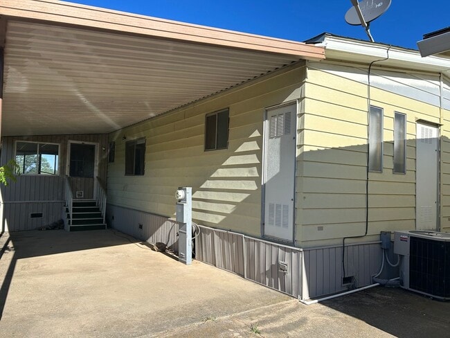 Building Photo - 2 Tarn Cir