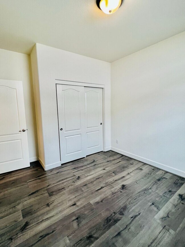 Building Photo - 1114 Lahontan Dr