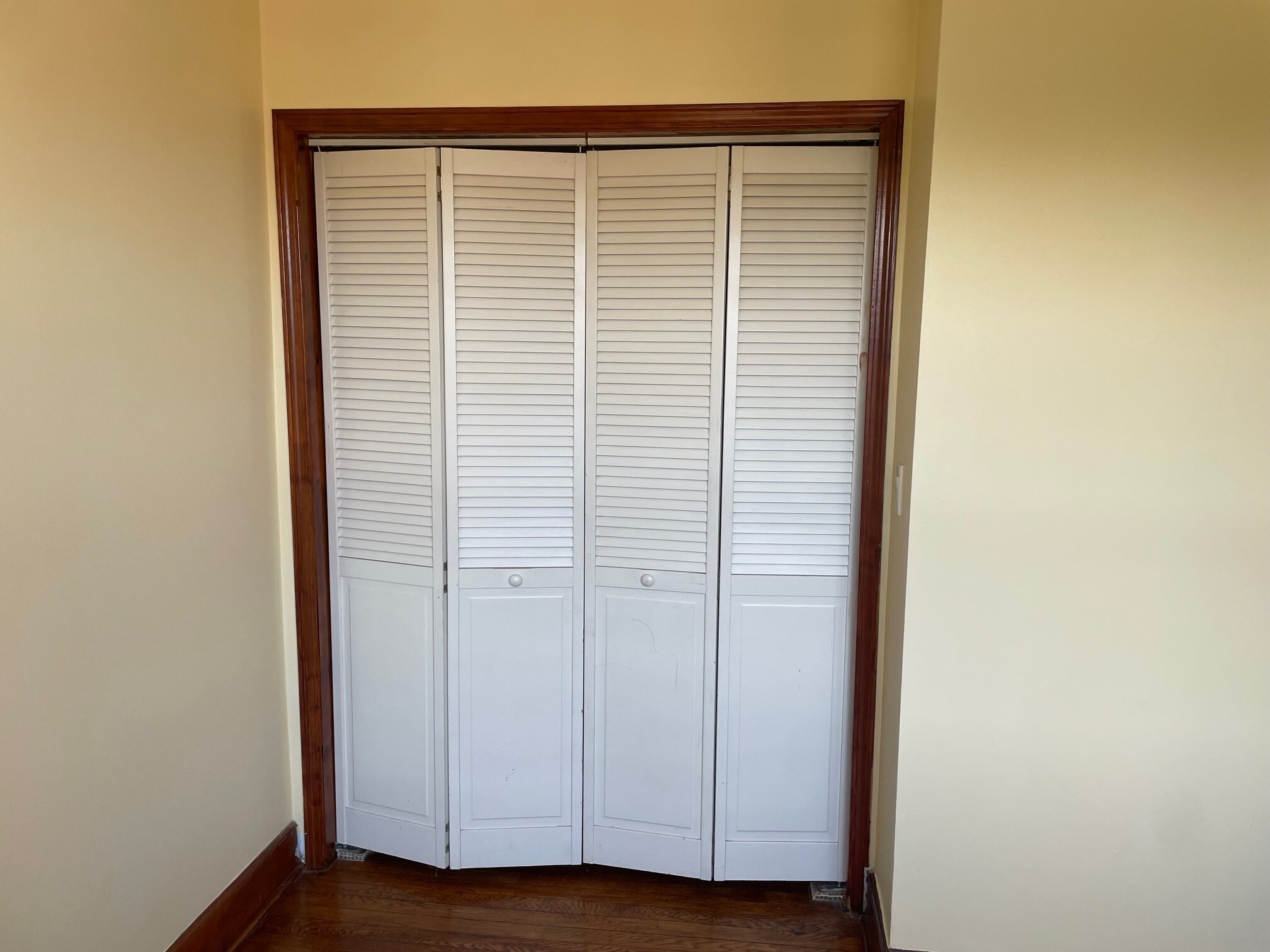 Bedroom Closet - 4922 N Kedzie Ave