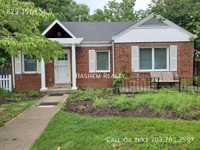 Primary Photo - 629 19th St S