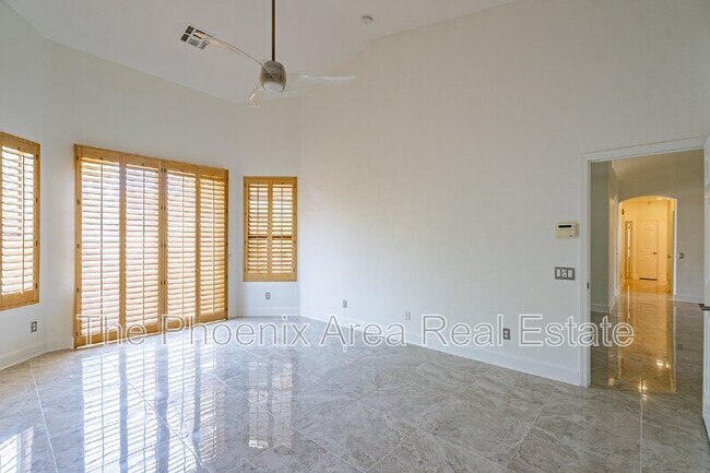 Building Photo - 4663 S Oleander Dr