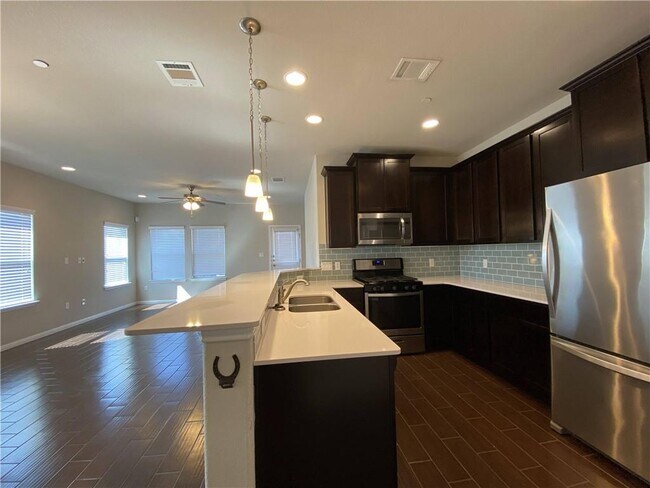 Building Photo - 2304 S Lakeline Blvd