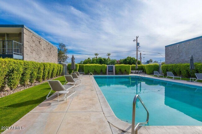 Building Photo - 7601 E 2nd St