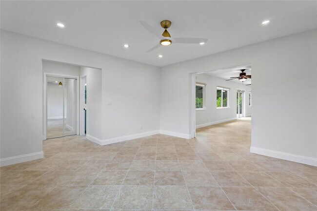 Building Photo - 5206 Cleveland St