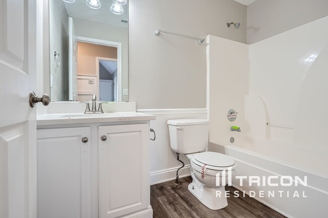 Building Photo - 4550 Talon Way
